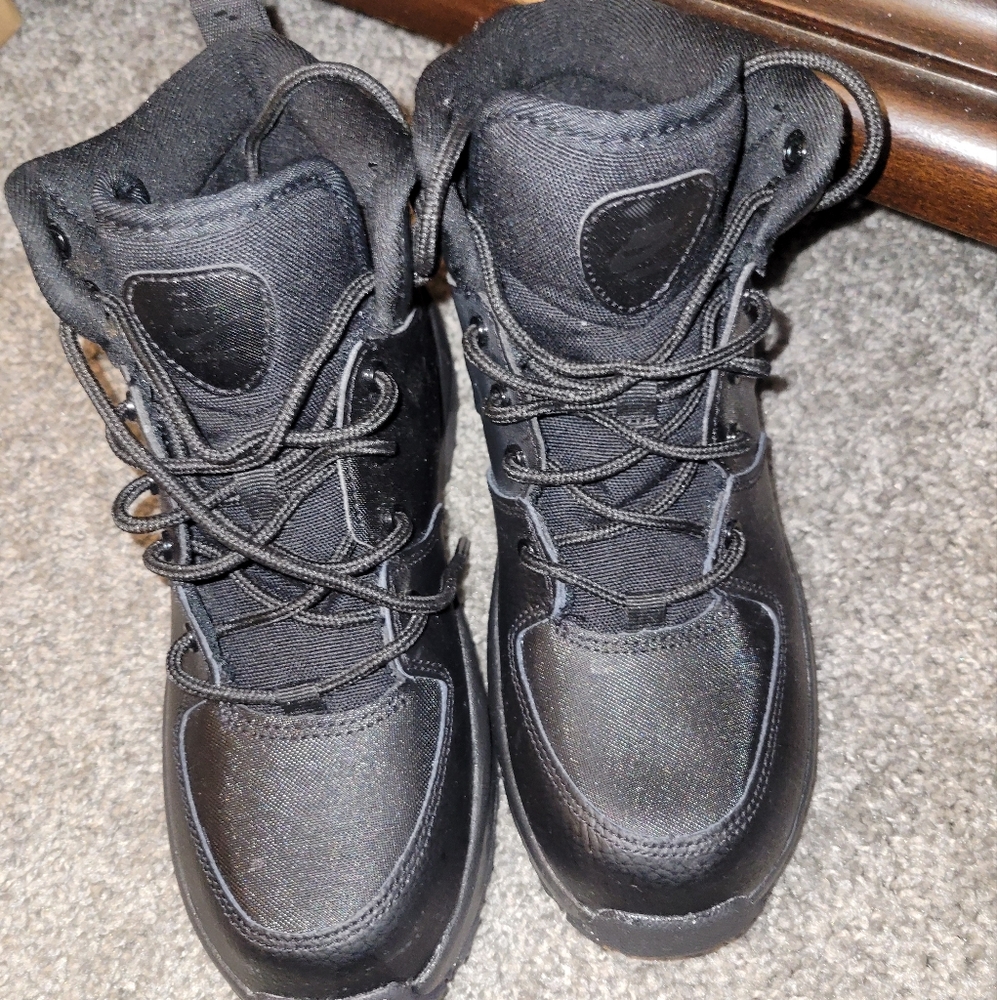 NIKE BOOTS